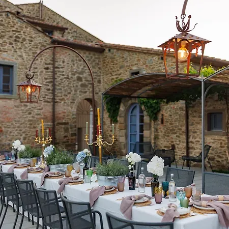 Nello's, Di Pregio Con Villa Cortona