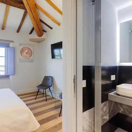 Nello's, Di Pregio Con Villa Cortona