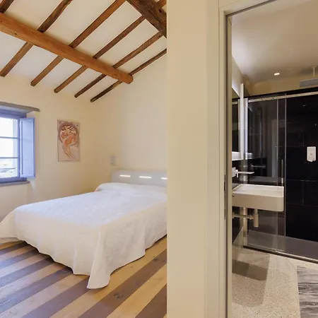 Nello's, Di Pregio Con * Cortona