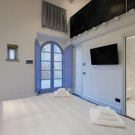 Nello's, Di Pregio Con * Cortona