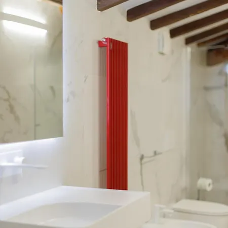 Nello's, Di Pregio Con Villa Cortona