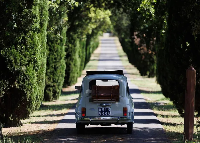 Nello's, Di Pregio Con Villa