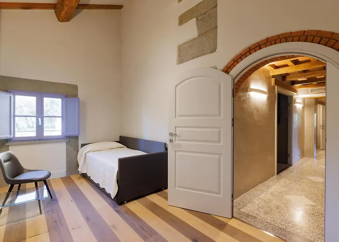 Nello's, Di Pregio Con 빌라 *