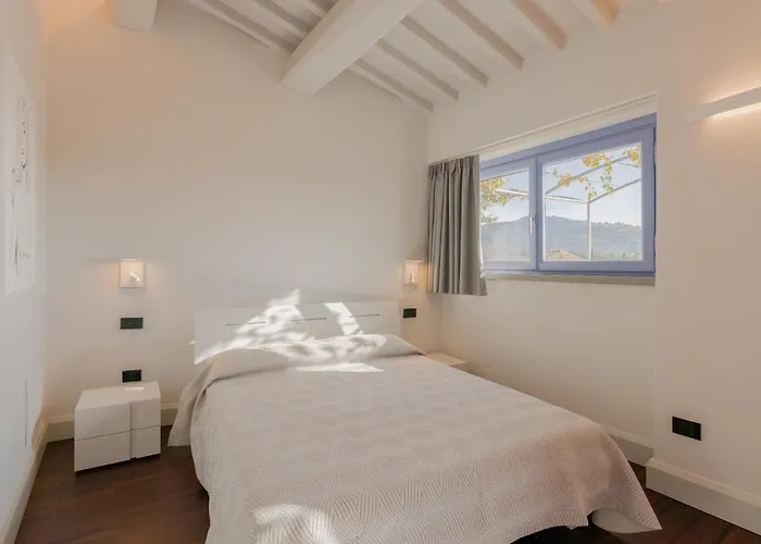 Nello's, Di Pregio Con Villa Cortona