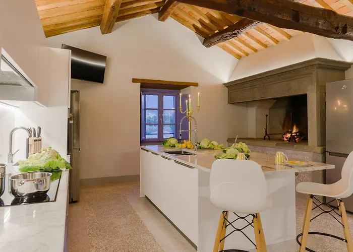 Nello's, Di Pregio Con Cortona