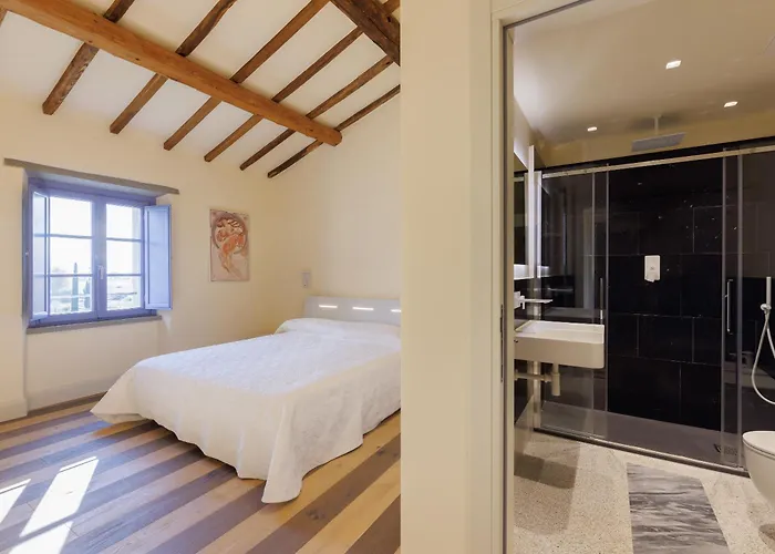 Nello's, Di Pregio Con * Cortona