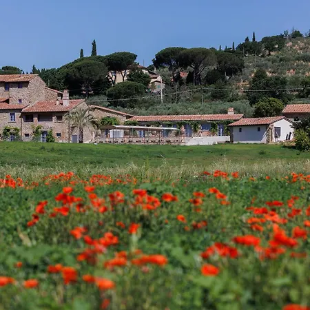 Nello's, Di Pregio Con Villa *