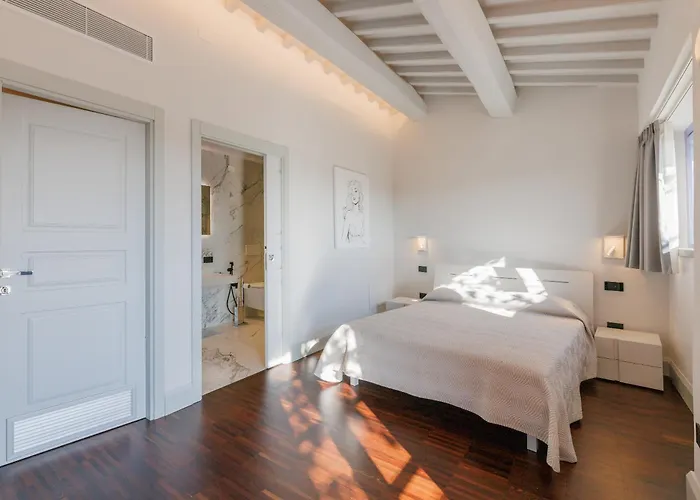 Nello's, Di Pregio Con Cortona