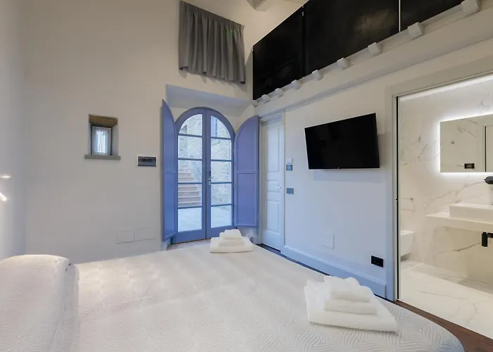 Nello's, Di Pregio Con * Cortona